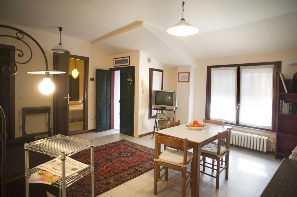 Sotto I Merli Vigevano Habitación foto